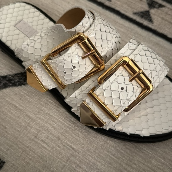 Snake-Pattern Slide Sandals - Picture 9 of 11